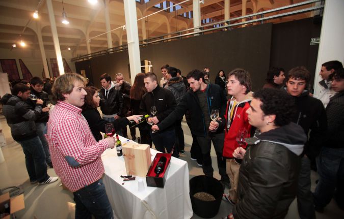 La asociacin de bodegas Provir presenta la aada en la plaza de Abastos de Logroo-12